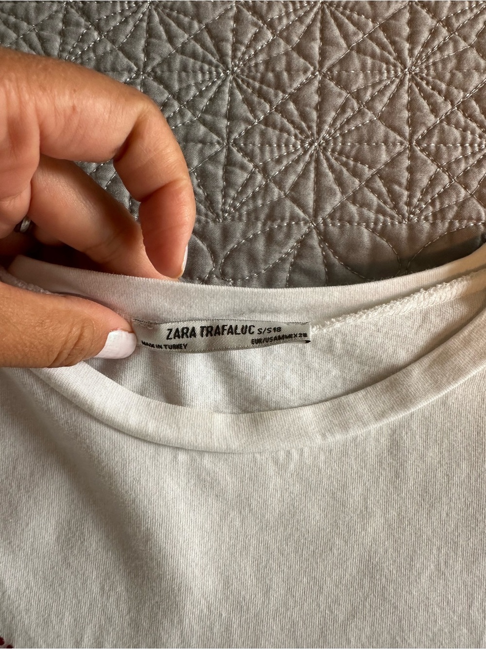 Zara White Short Sleeve Tee with Multicolor Rhinestone Stars - Picture 7 of 7